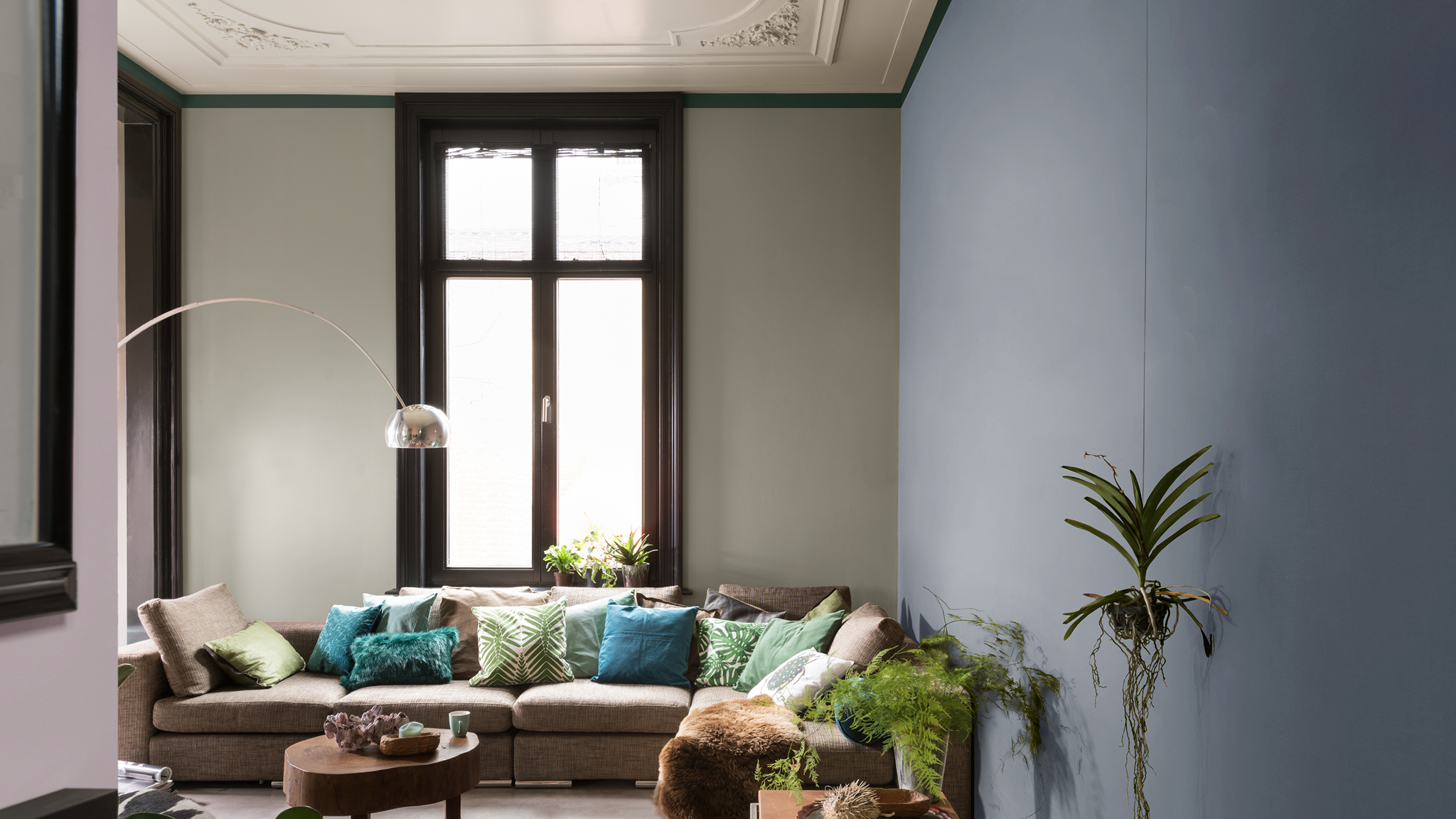 Wohnzimmer in natürlichem Grün Finden Sie die richtige Mischung von Farben, um einen romantischen Reiz zu erzeugen, ohne den Raum zu überladen.
