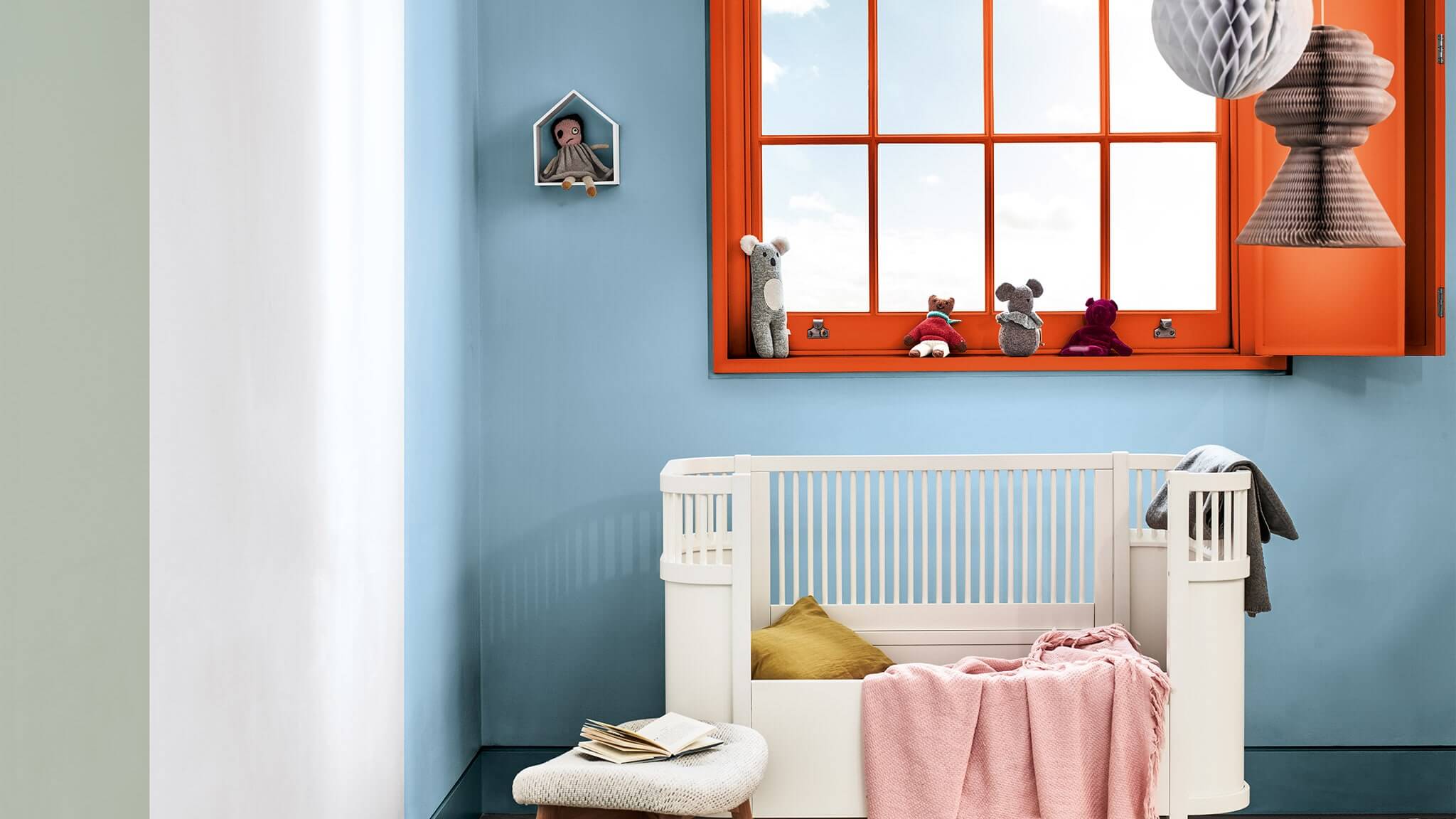 Leuchtendes Kinderzimmer in dunklem Orange, Blau und Tranquil Dawn cf20_bright_kids_room