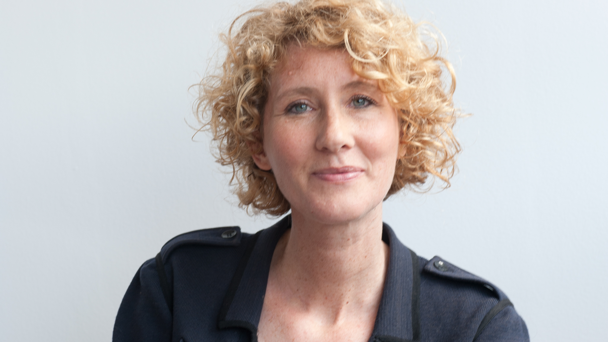 Willeke Jongejan (Warm neutrals) Mit ihrer langjährigen Erfahrung und Design-Earbexpertise entwickelt Willeke Jongejan Farbkollektionen und andere Beratungs-Tools, die uns helfen, unsere Lieblingsfarbe zu finden.