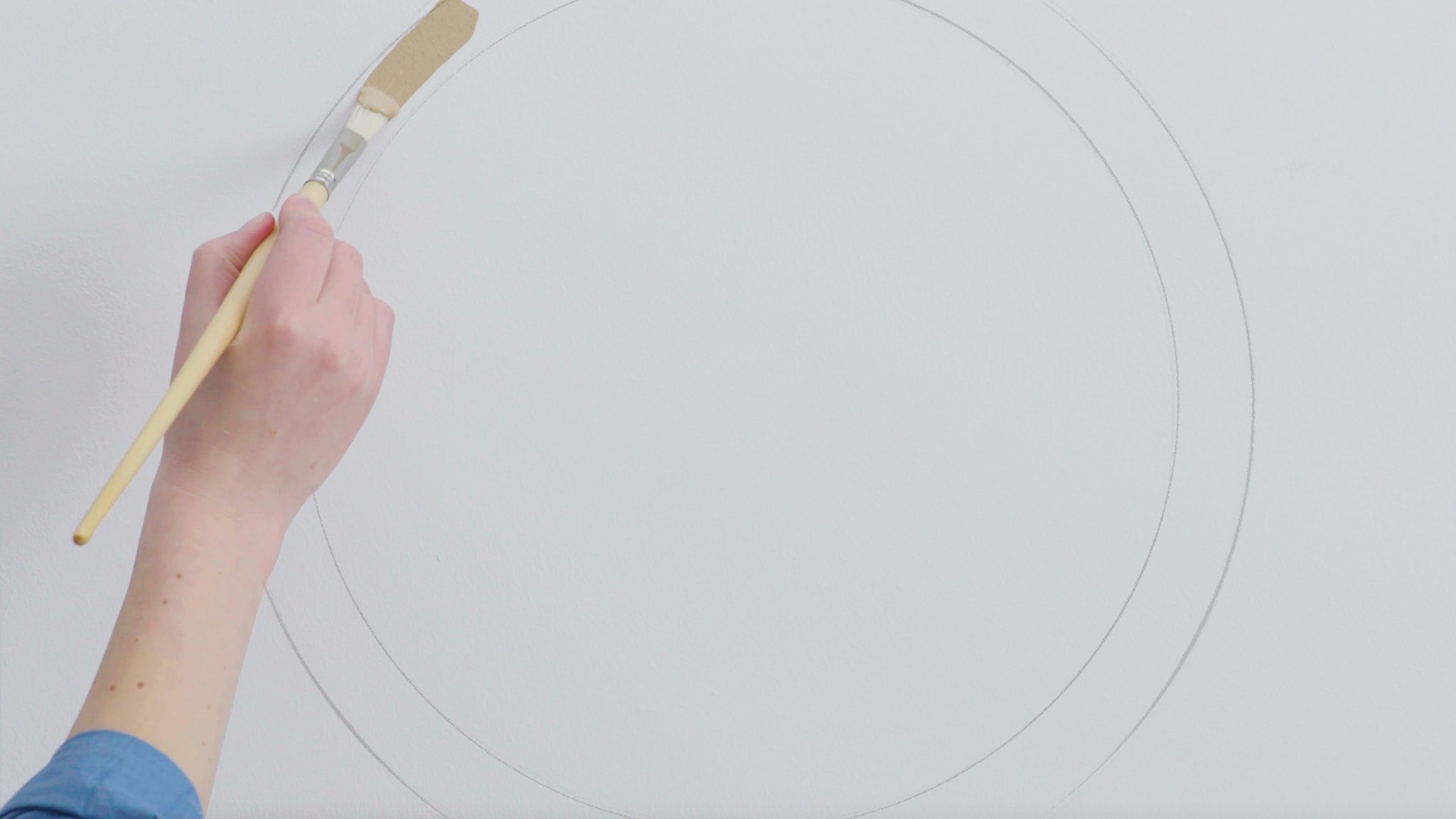 Kreisdesign ausfüllen Deco-Paints-colour-futures-farbe-des-jahres-2019-so-geht-es-kreis-4