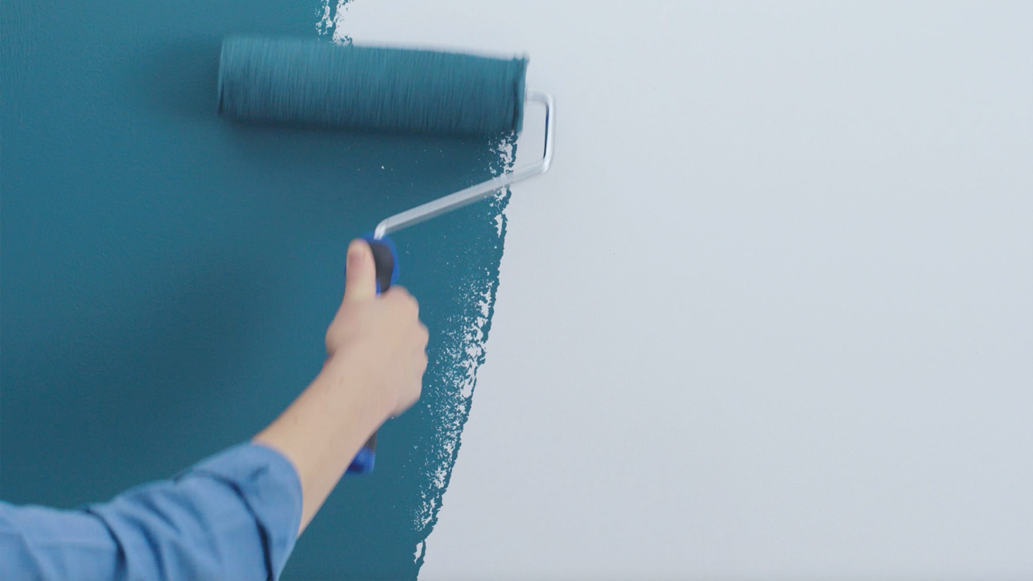 Untergrundfarbe auftragen Deco-Paints-colour-futures-farbe-des-jahres-2019-so-geht-es-wabenmuster_2